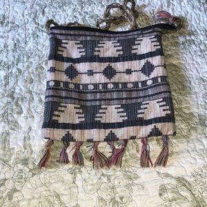 Mukluks Basic Shoulder Bag